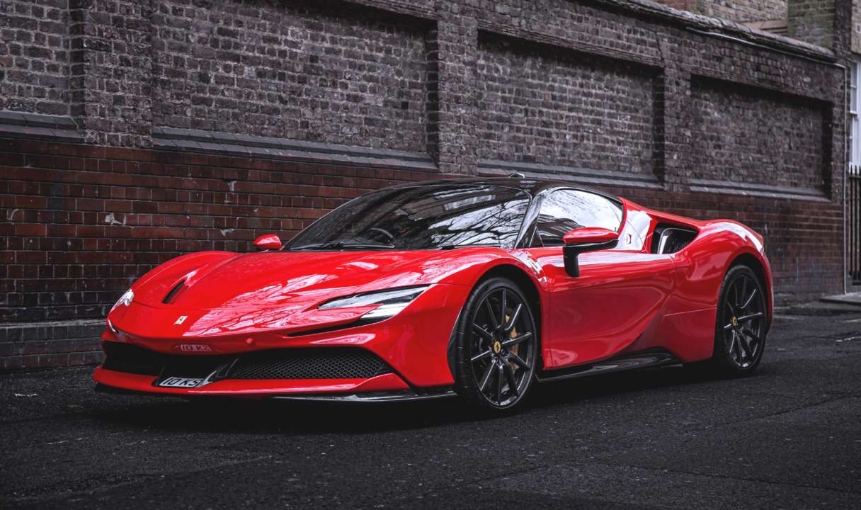 Ferrari анонсувала створення свого першого електрокара
