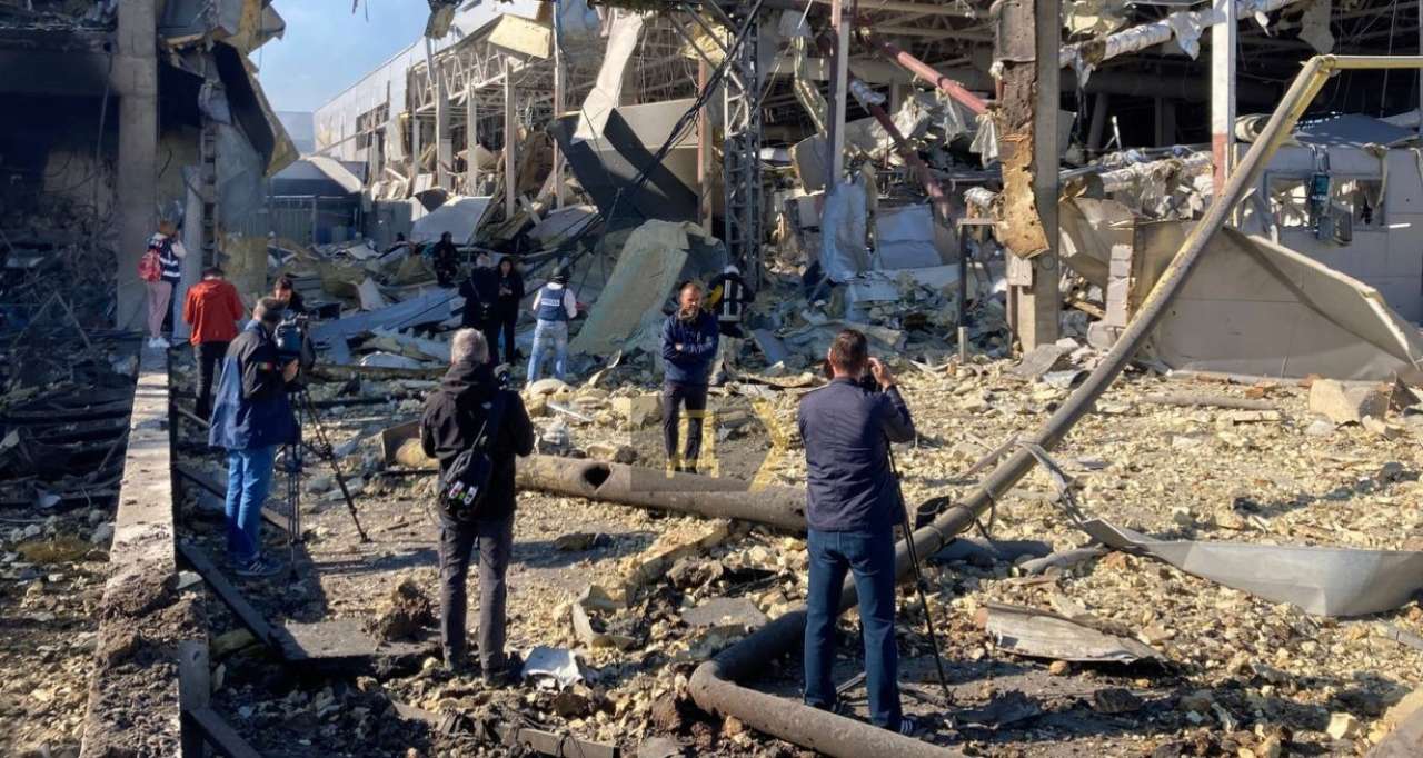 Окупанти обстріляли в Одесі торговий центр "Рів'єра"/Фото: "Думская"