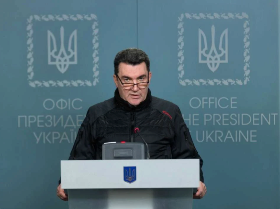 Данілов жорстко відповів медведєву щодо його слів про Крим