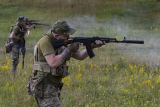 Окупанти втратили в Україні уже понад 10 тисяч одиниць техніки/Фото: Paula Bronstein/Getty Images Навчання українських військових у Харківській області