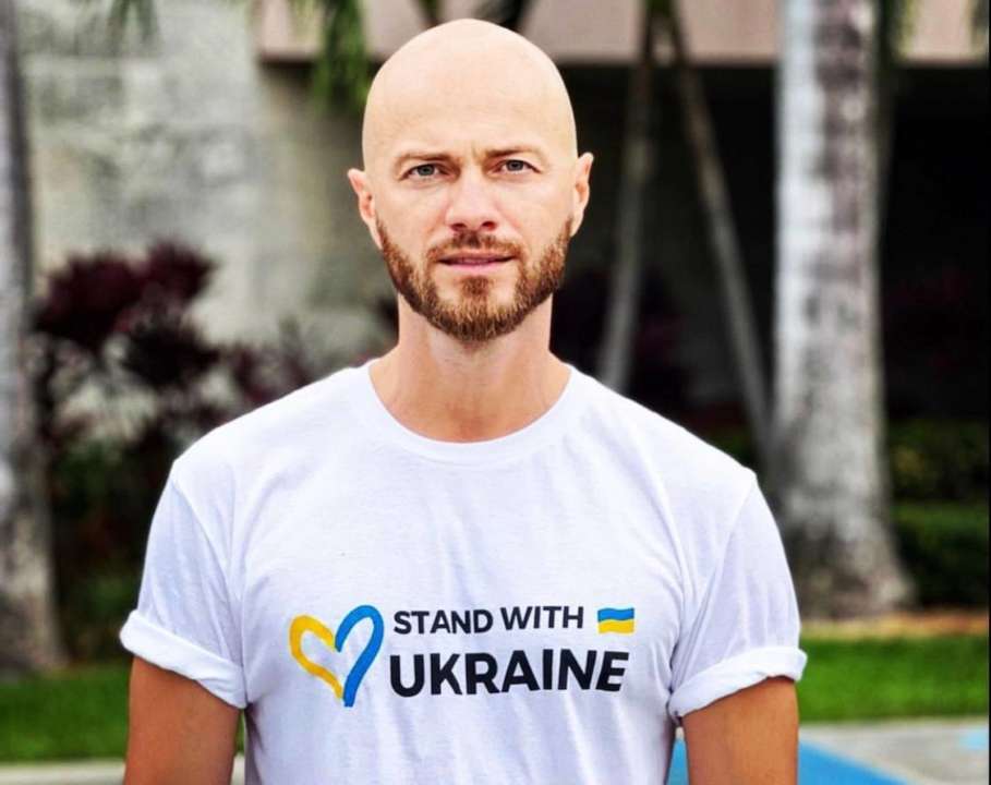 Влад Яма снова нарвался на критику после публикации новой фотографии/Фото: Instagram В Сети раз раскритиковали Влада Яму за выезд из Украины