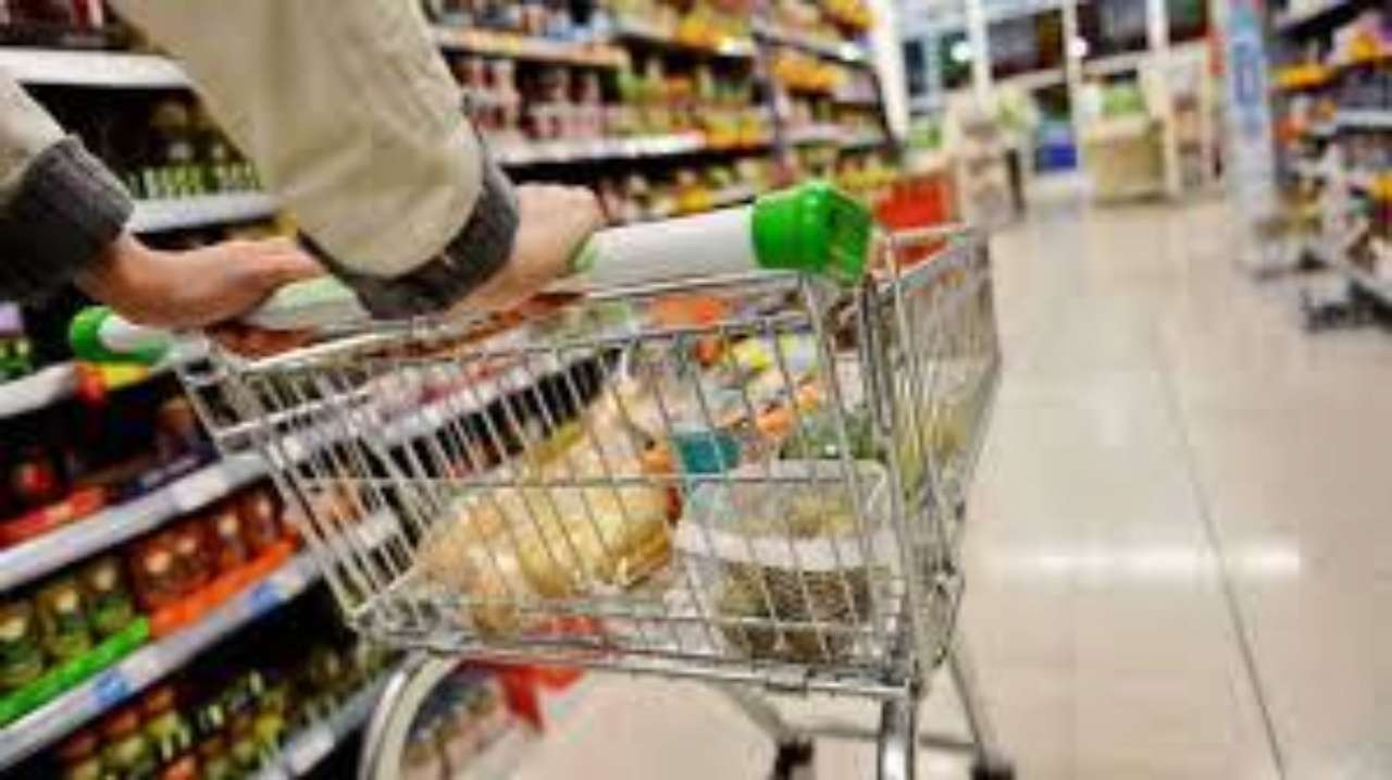 На цінниках пропонується зазначати ціну продукту з розрахунку на літр або кілограм - законопроєкт