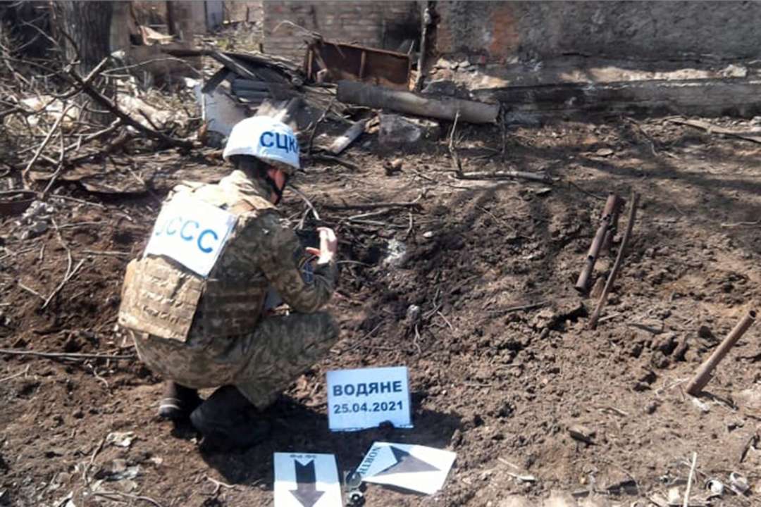 фото: facebook @pressjfo.news Бойовики на сході обстріляли цивільні об'єкти