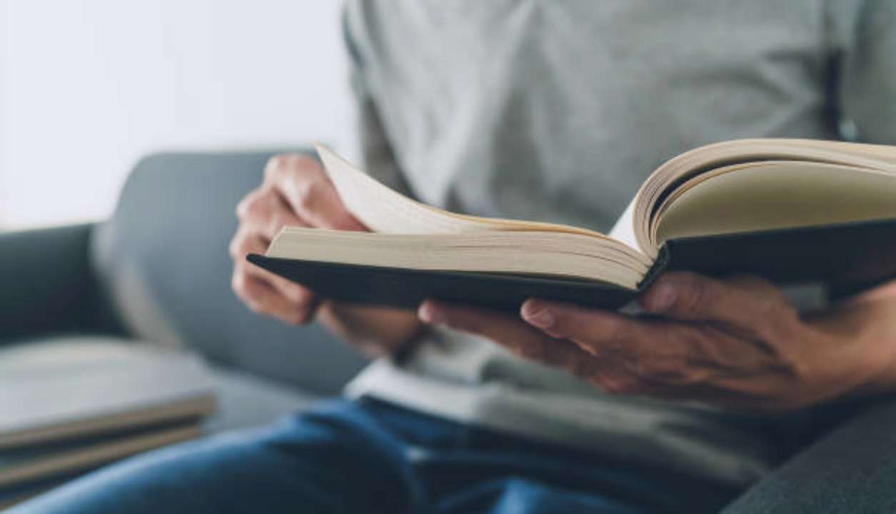 Фото: pexels.com Украинской молодежи дадут сертификаты на книги: опция будет осуществлена через "Дію"