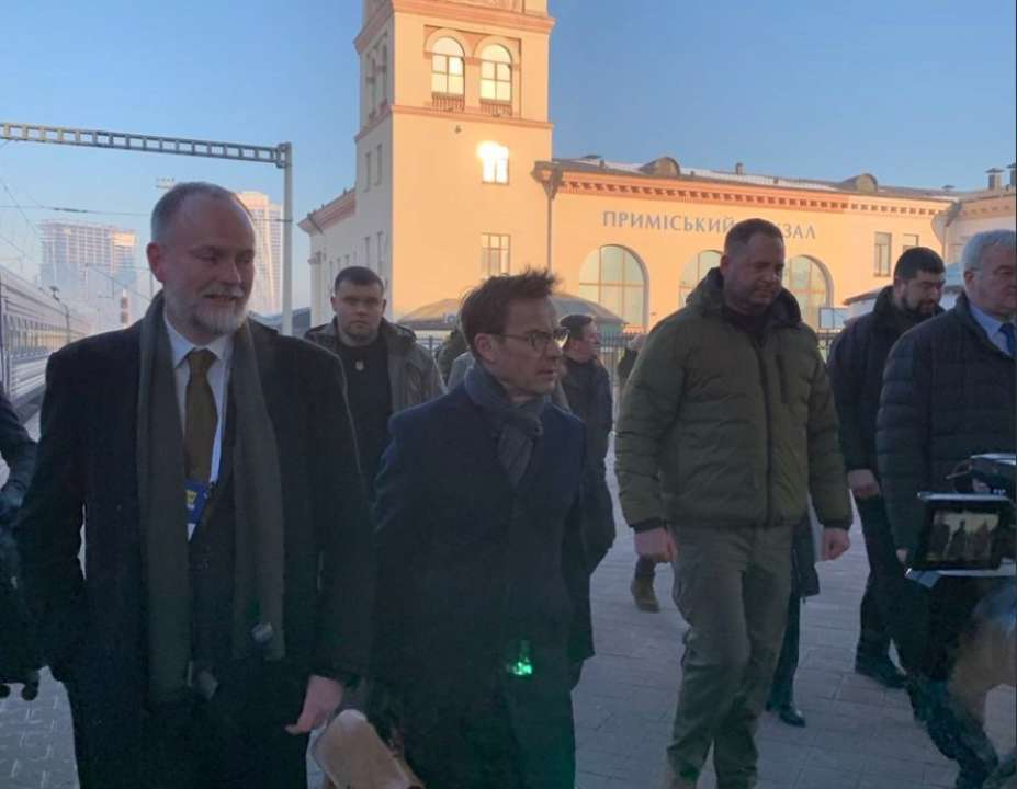 Влада Швеції виділяє EUR100 млн на підтримку протиповітряної оборони України Влада Швеції виділяє EUR100 млн на підтримку протиповітряної оборони України