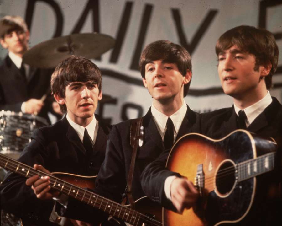 В Великобритании представили ранее неизвестную песню Beatles / фото: Fox Photos / Getty Images В Ливерпуле представили неизвестную песню Beatles. Ее нашли на чердаке через 50 лет после записи