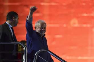 У напружених виборах обрали нового президента Бразилії/Фото: Mauro Horita/Getty Images Президент Бразилії Луїс Інасіо Лула да Сілва