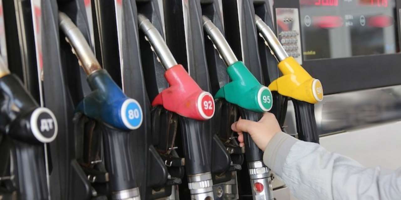 Дизель та бензин для ЗСУ фарбуватимуть у зелений та червоні кольори міноборони паливо для зсу