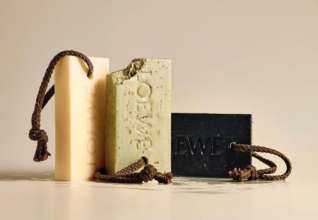 Фото: Instagram @loewe_perfumes Модный бренд выпустил мыло с ароматом марихуаны