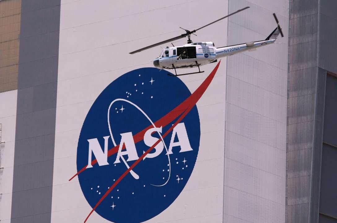 NASA предлагает найти один настоящий снимок космоса среди сотен поддельных