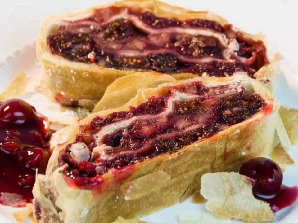 Пошаговый рецепт яблочного штруделя без лишних хлопот / Фото: countryhillcottage.com Пошаговый рецепт яблочного штруделя без лишних хлопот / Фото: countryhillcottage.com