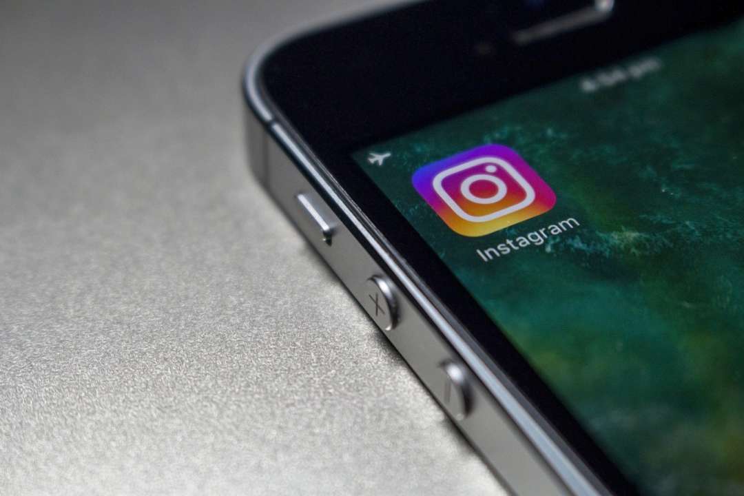 Дело о вертикальную прокрутку историй по аналогии с TikTok Instagram