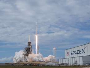 Фото: GettyImages SpaceX приостановило работу по созданию лунного модуля из-за жалоб конкурентов