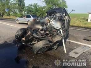 Фото: Нацполиция В Николаевской области столкнулись три легковых автомобиля и грузовик: фото масштабного ДТП