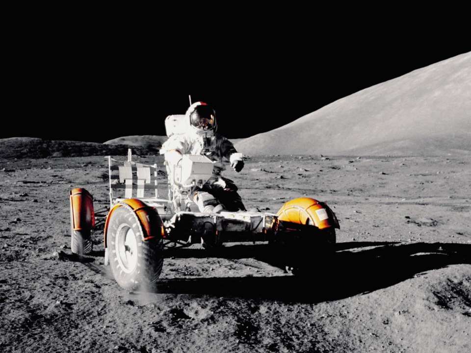 США планує виплавляти сталь на Місяці Фото: Unplash/Автор- NASA Американці хочуть добувати сталь на Місяці