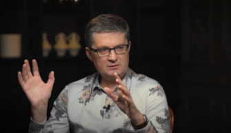 Выламывают двери: Кондратюк рассказал, как оккупанты заселяют дома украинцев в оккупированном Херсоне/Фото: скриншот с видео Кондратюк рассказал, какие ужасы происходят в оккупированном Херсоне