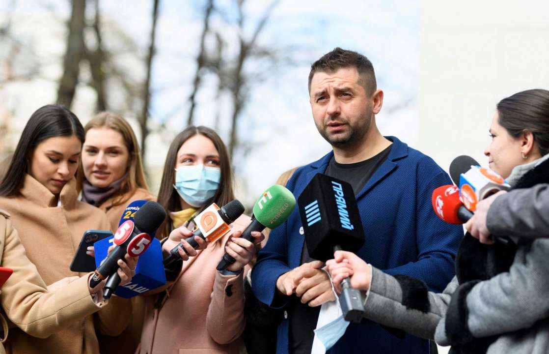 "Слуга народа" переживает, что коррупция может сорвать работу Министерства обороны
