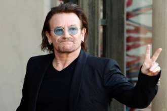 Вокаліст "U2" зворушливо привітав киян з Днем міста Вокаліст "U2" зворушливо привітав киян з Днем міста