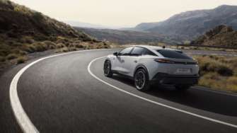 Фото: Peugeot Peugeot представила надзвичайно стильний електричний фастбек e-408