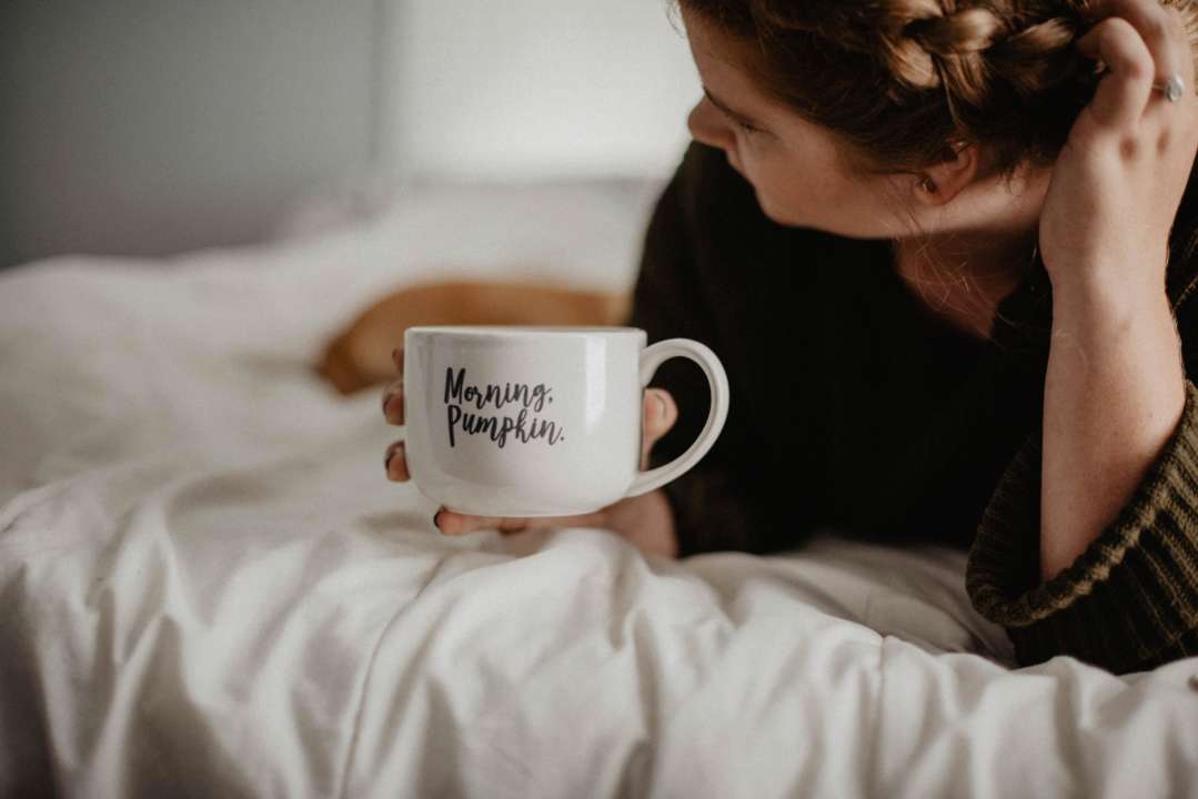 Самые плохие утренние привычки, которые ускоряют старение кожи/Фото: Unsplash Самые плохие утренние привычки, которые ускоряют старение кожи/Фото: Unsplash