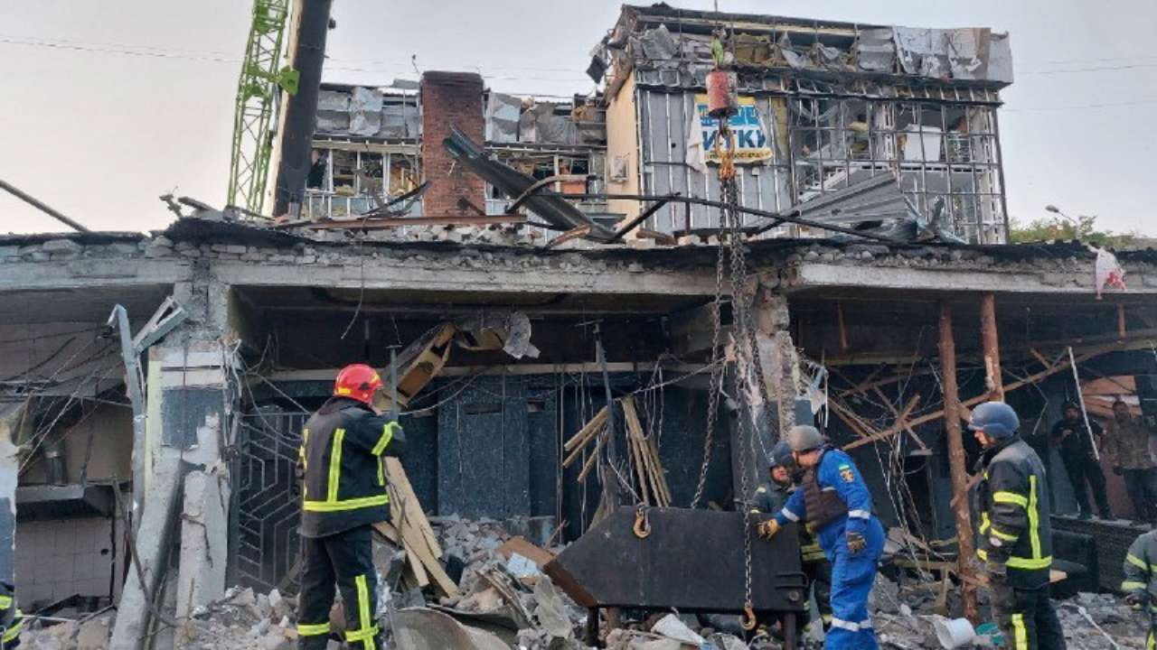Загинули 17-річна дівчина та 14-річні сестри: кількість жертв у Краматорську знову зросла