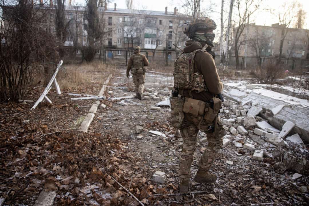 В Соледаре продолжаются самые ожесточенные бои с оккупантом/Фото: Chris McGrath/Getty Images "Враг идет по своим трупам": руководитель ОВА рассказал о ситуации в Соледаре