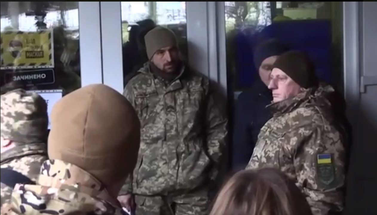Раненым военным упростили оформление отпуска. Фото: Скриншот видео ВСУ