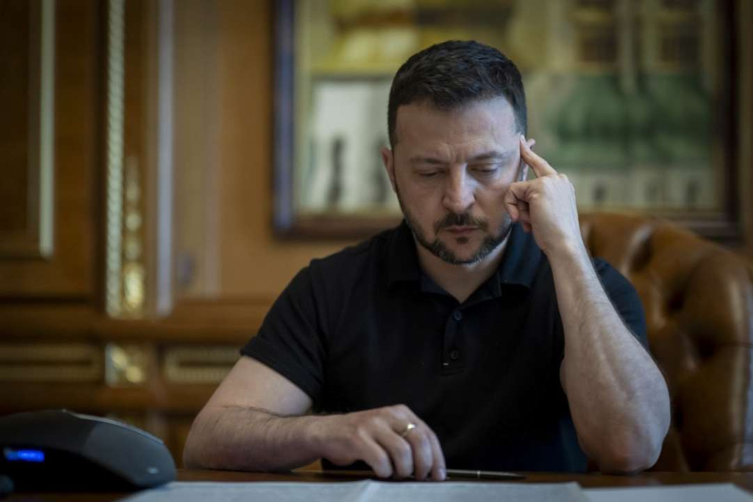 Президент України заслухав доповідь Головнокомандувача і повідомив про складні бої / Фото: president.gov.ua Президент України заслухав доповідь Головнокомандувача і повідомив про складні бої / Фото: president.gov.ua