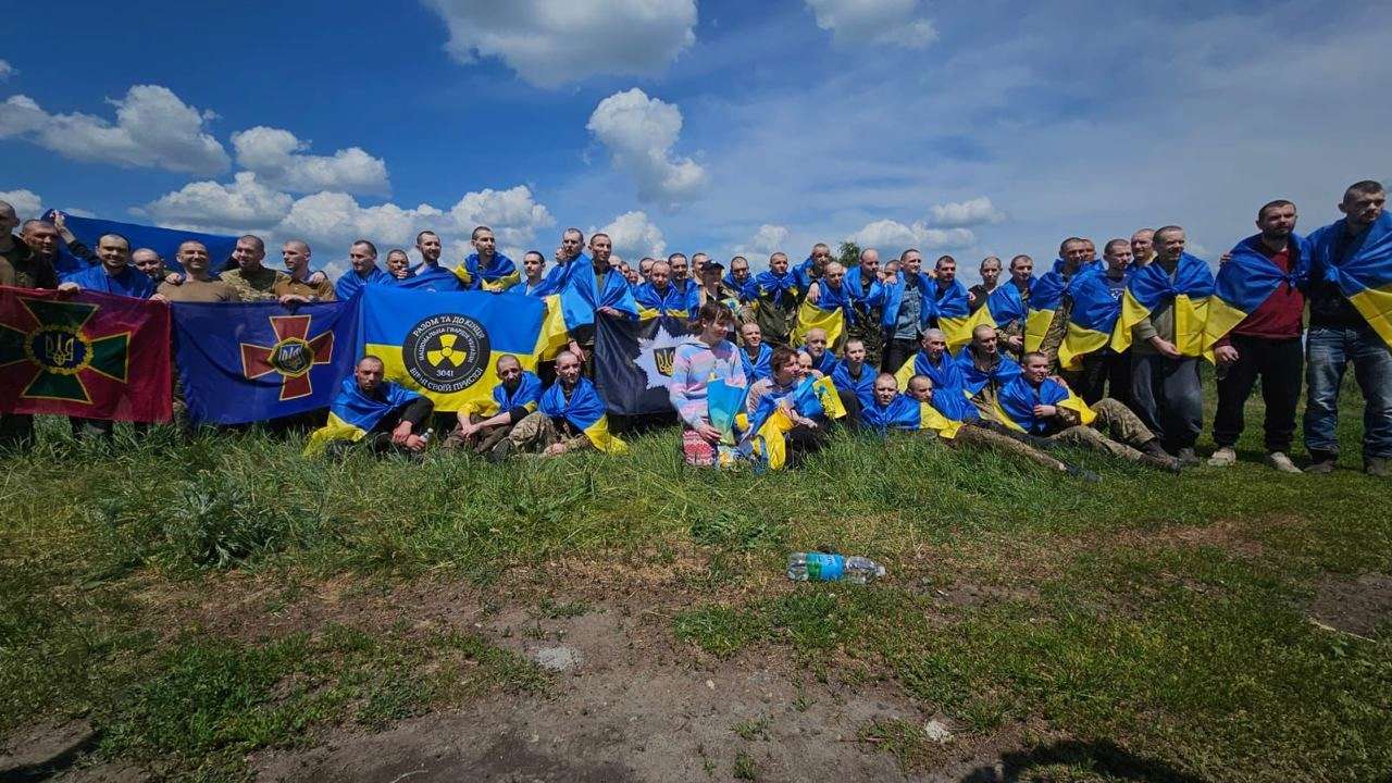 Состоялся обмен пленными/Фото: Владимир Зеленский Украина вернула из плена еще 75 наших людей