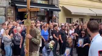 Во Львове прощаются с Фарионом похороны фарион