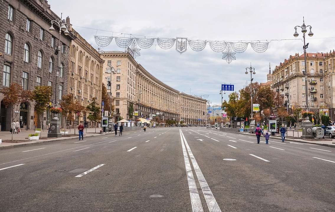 Тимчасово буде обмежений рух по центру Києва 1 грудня. Фото: wikipedia київ хрещатик