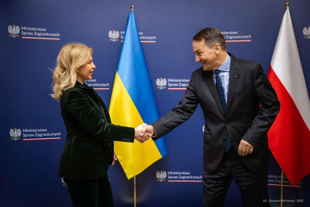 Стефанішина та Сікорський обговорили інтеграцію України до ЄС і НАТО