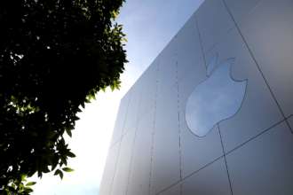 Фото: Getty Images/Автор — Justin Sullivan Цена акций Apple побила новый рекорд