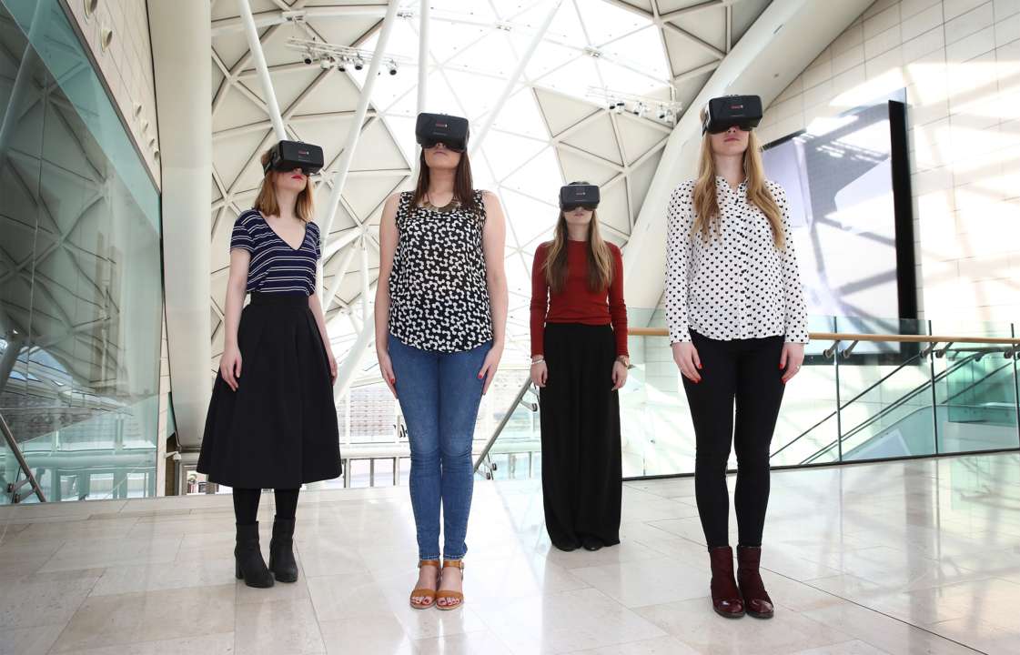 VR