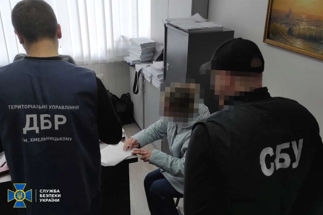 У Вінниці та Житомирі викрили ділків, які фінансували "ДНР"/Фото: СБУ У Вінниці та Житомирі викрили ділків, які фінансували "ДНР"/Фото: СБУ