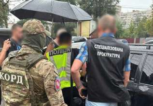 Співробітник військкомату у Вінницькій області робив відстрочки за 2 тисячі доларів / Фото: t.me/pgo_gov_ua Співробітник військкомату у Вінницькій області робив відстрочки за 2 тисячі доларів / Фото: t.me/pgo_gov_ua