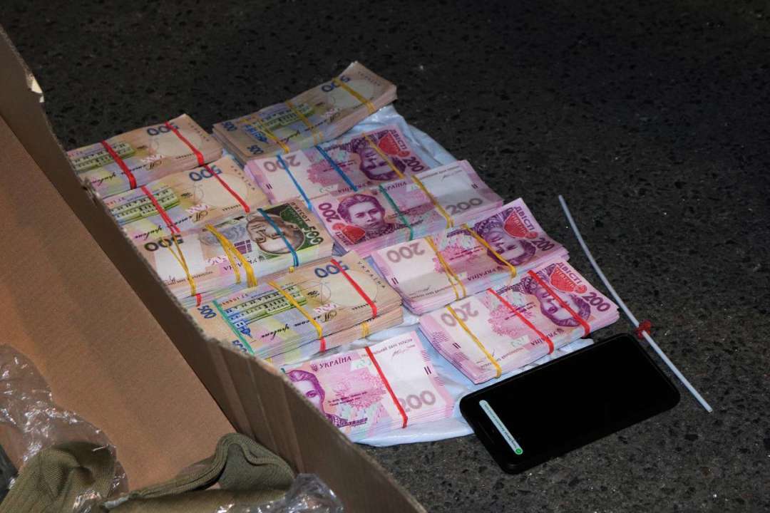 Правоохоронці затримали військовослужбовця-корупціонера / Фото: t.me/pgo_gov_ua Правоохоронці затримали військовослужбовця-корупціонера / Фото: t.me/pgo_gov_ua