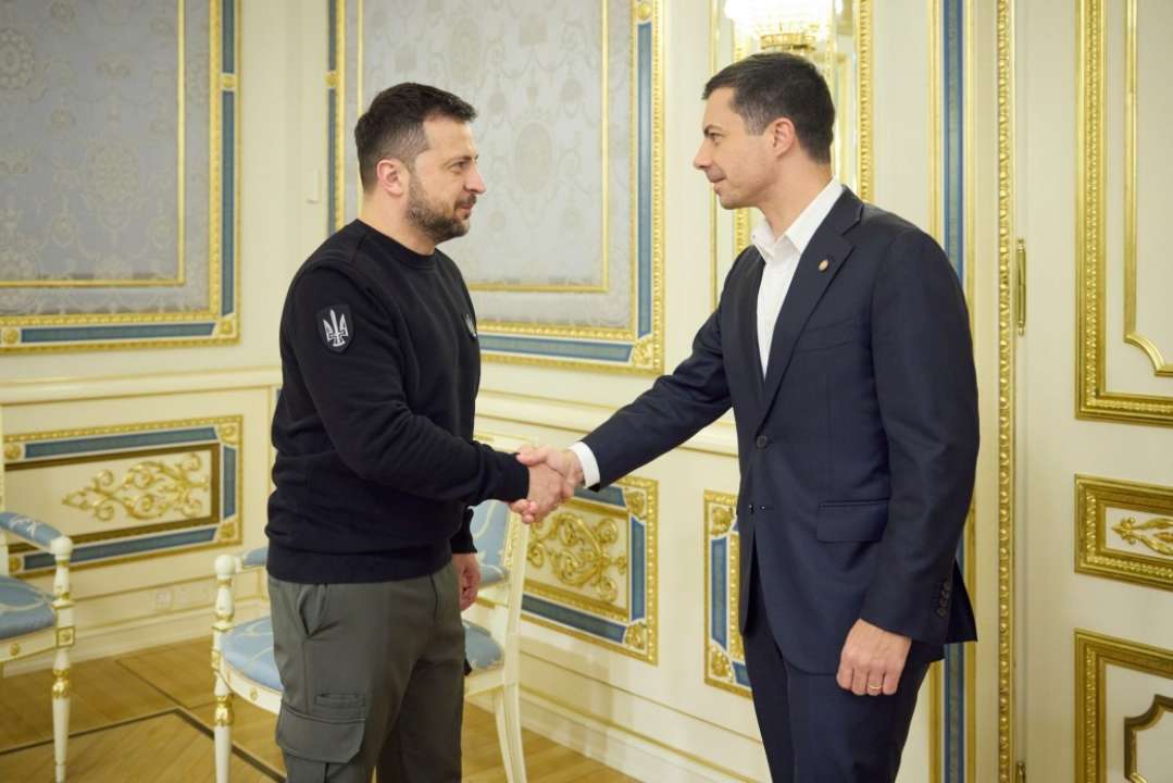 Украинский президент и американский министр транспорта провели переговоры / Фото: president.gov.ua