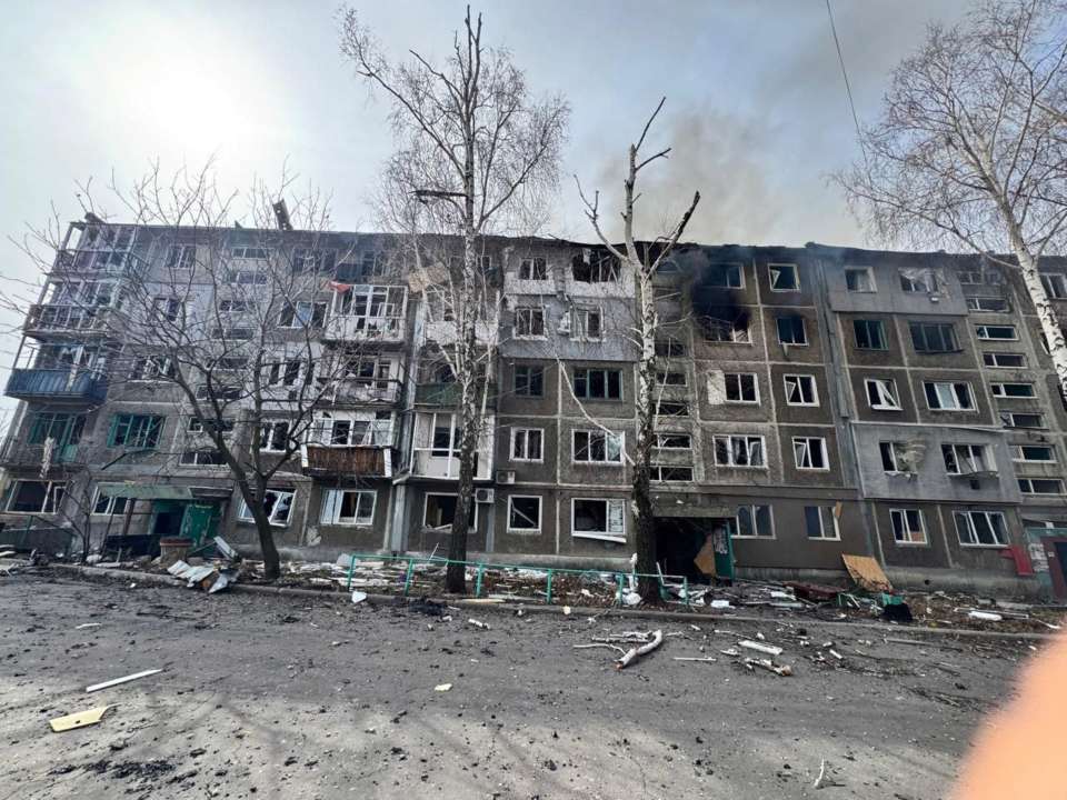 На Донеччині внаслідок ворожих атак загинули 5 людей, ще 12 поранено На Донеччині внаслідок ворожих атак загинули 5 людей, ще 12 поранено
