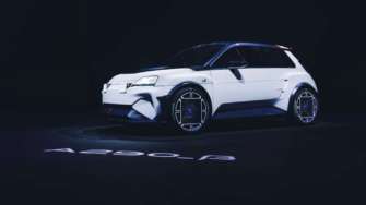 Фото: Alpine Alpine представила спортивный электрический хэтчбек A290_β с рулем посередине. Фото