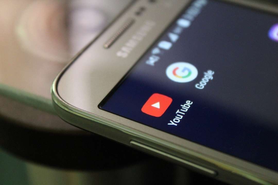 Смарфтоны Samsung после обновления системы начали быстро разряжаться
