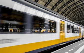 В українців з'явилася можливість їздити на новорічні свята. Фото: Pixabay/Автор- Skitterphoto Укрзалізниця представила нові маршрути