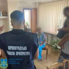 Керівник Літньої академії НАУ підозрюється у хабарництві/Фото: Офіс Генпрокурора 23 тисячі за вступ до аспірантури: керівницю Льотної академії НАУ підозрюють у хабарництві
