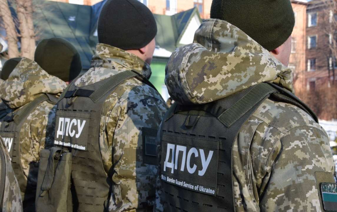 У Чернівецькій області викрито спробу перевезення осіб призовного віку через кордон У Чернівецькій області викрито спробу перевезення осіб призовного віку через кордон
