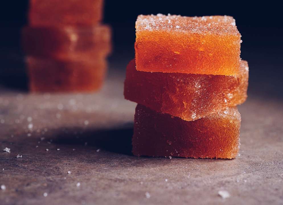 Рецепт айвового желе/Фото: unsplash Айвовое желе: рецепт десерта, который упоминается в фильме "Спенсер: Тайна принцессы Дианы"