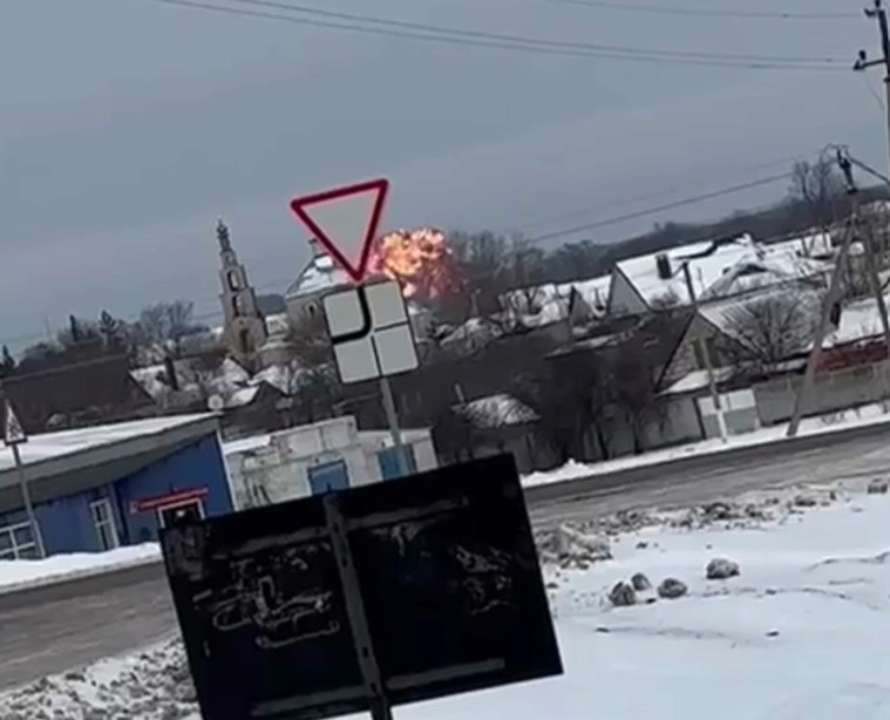 Петр Андрющенко предоставил "объективные данные анализа геолокации и места падения самолета по траектории". спикер госдумы вячеслав володин заявил, что рф готовит официальное обращение в США и Германию. В ГШ ВСУ выясняют информацию о падении Петр Андрющенко предоставил "объективные данные анализа геолокации и места падения самолета по траектории". спикер госдумы вячеслав володин заявил, что рф готовит официальное обращение в США и Германию. В ГШ ВСУ выясняют информацию о падении