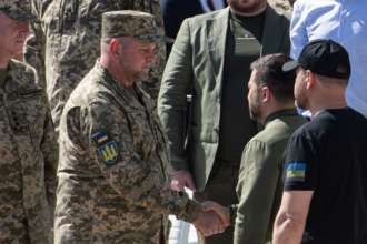 Подоляк назвав цілі зміни головнокомандувача/Фото: Getty Images Подоляк назвав цілі зміни головнокомандувача/Фото: Getty Images