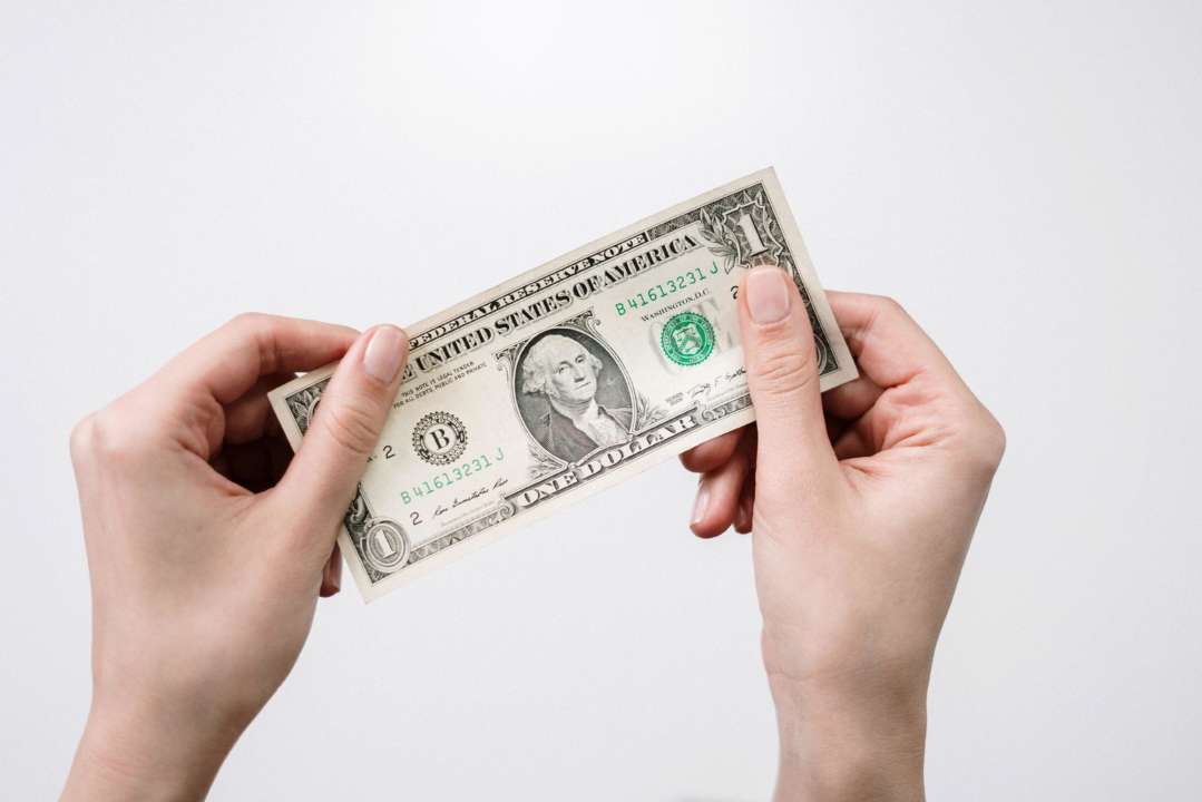 Євро та долар не стоять на місці: курс валют на 20 жовтня