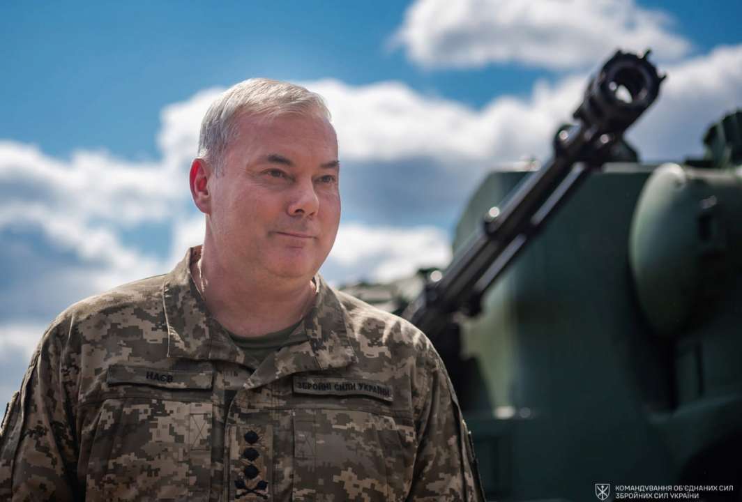 Командующий поблагодарил бойцов и приказал, чтобы в дальнейшем они так же со стопроцентной эффективностью выполняли задачи по прикрытию украинского неба Командующий поблагодарил бойцов и приказал, чтобы в дальнейшем они так же со стопроцентной эффективностью выполняли задачи по прикрытию украинского неба