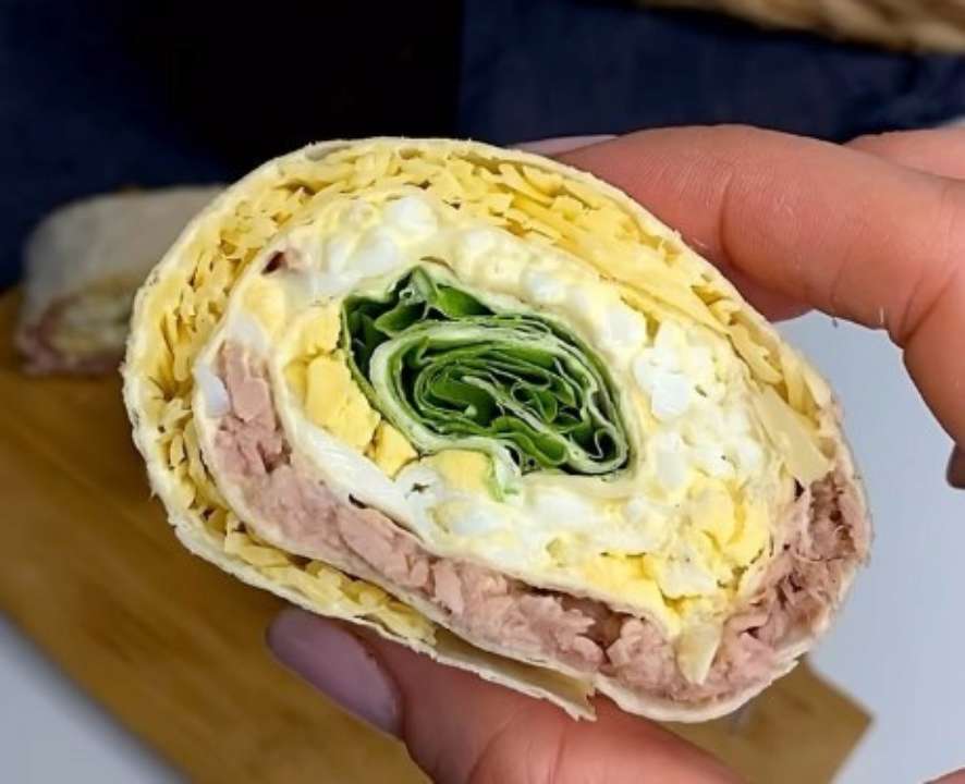 Закусочний рулет з тунцем/ Фото: Instagram Закусочний рулет з тунцем
